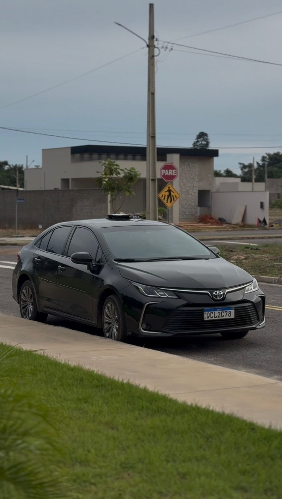 Toyota Corolla executivo preto da frota Sinop Vans